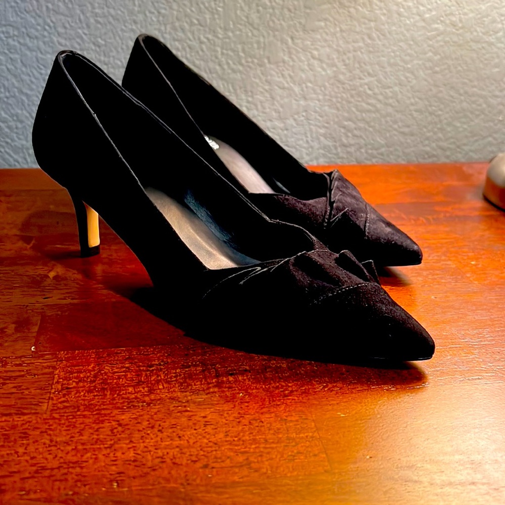 Donald Pliner kitten heels